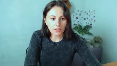 Snapshot of chloejill_ chatting on 10.06.25 Chloe online show from 10.06.25