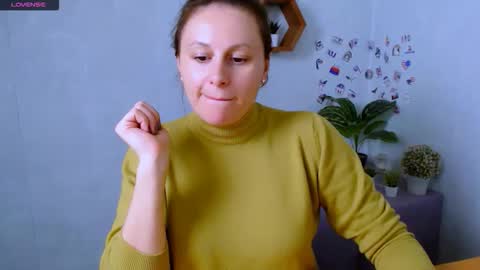 Snapshot of chloejill_ chatting on 10.14.25 Chloe online show from 10.14.25