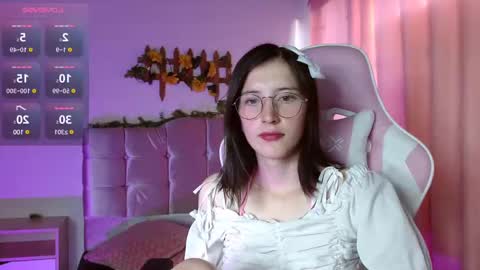 Snapshot of chloejohnsoon chatting on 01.30.25 Chloe online show from 01.30.25