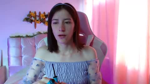 Snapshot of chloejohnsoon chatting on 02.19.25 Chloe online show from 02.19.25