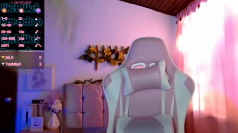 Snapshot of chloejohnsoon chatting on 11.07.25 Chloe online show from 11.07.25