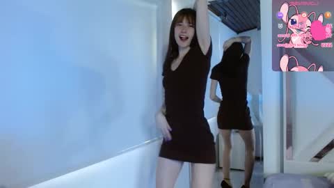 Snapshot of chloejohnsoon chatting on 11.19.25 Chloe online show from 11.19.25