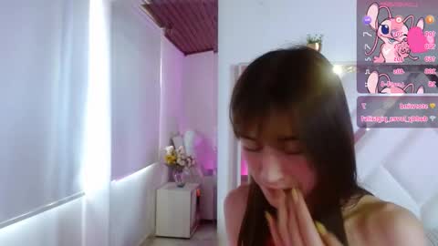 Snapshot of chloejohnsoon chatting on 12.13.25 Chloe online show from 12.13.25