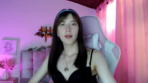 Snapshot of chloejohnsoon chatting on 02.14.26 Chloe online show from 02.14.26