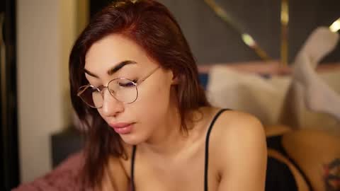 chloemin_ online show from 03.11.26