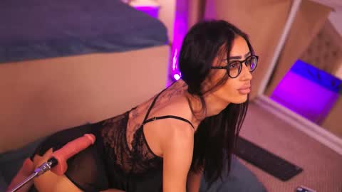 Snapshot of chloeobrilx chatting on 12.18.25 Chlo online show from 12.18.25