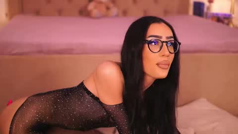 Snapshot of chloeobrilx chatting on 01.10.26 Chlo online show from 01.10.26