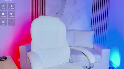 Chloe  online show from 12.17.25