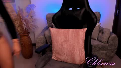 Snapshot of chloerossi chatting on 01.11.26 Laura online show from 01.11.26