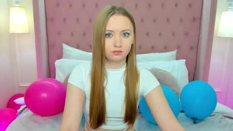 Chloe online show from 10.18.25