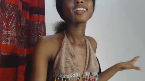 Snapshot of choco_petitqueen chatting on 12.25.24 choco_petitqueen online show from 12.25.24