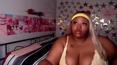 Snapshot of chocolatebunnyxx69 chatting on 12.18.25 Melina online show from 12.18.25