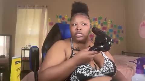 Snapshot of chocolatebunnyxx69 chatting on 06.06.26 Melina online show from 06.06.26