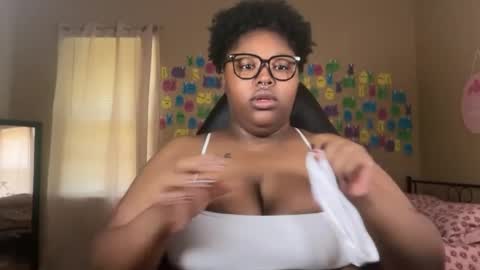Snapshot of chocolatebunnyxx69 chatting on 06.30.26 Melina online show from 06.30.26