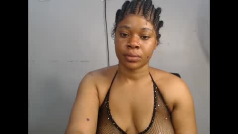 Snapshot of chocox_petitqueen chatting on 07.17.26 ethereal online show from 07.17.26