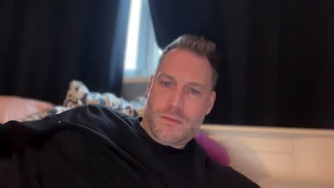 Snapshot of chris2021x chatting on 12.30.24 Chris online show from 12.30.24