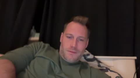 Snapshot of chris2021x chatting on 01.02.25 Chris online show from 01.02.25