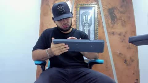 chris_evans00 online show from 02.05.26