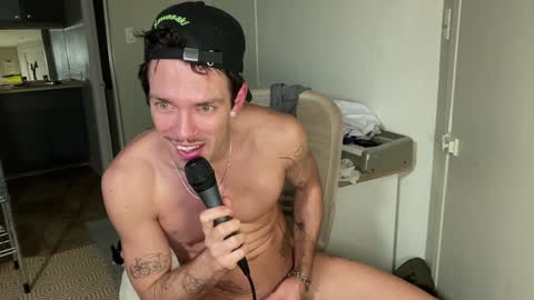 Content creator  artist online show from 01.02.25