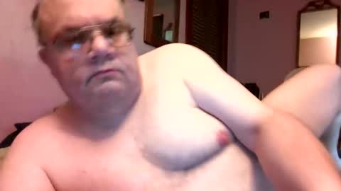 Snapshot of chrismini312 chatting on 05.09.26 Chris The Jerk Off King online show from 05.09.26