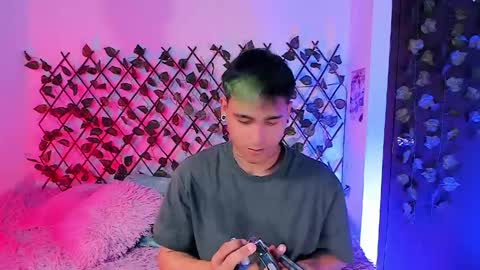 Christian Wang online show from 04.26.26