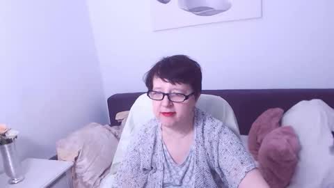 Christa online show from 11.21.25