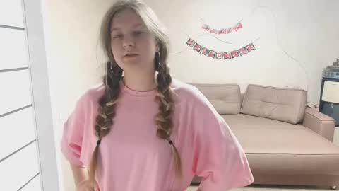 Iwi online show from 10.17.25