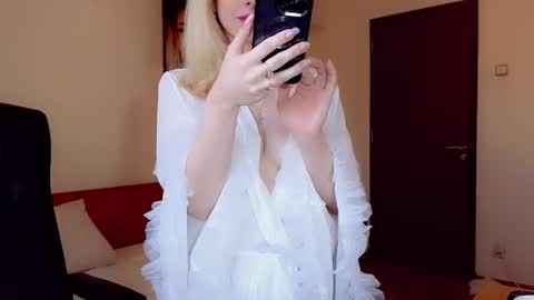 christihanson online show from 02.13.25