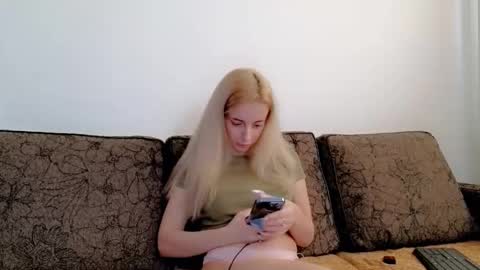 christihanson online show from 12.05.25