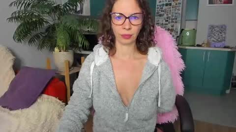 Snapshot of christina_hot chatting on 05.28.26 Chris online show from 05.28.26