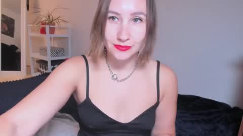Snapshot of christina_rosse chatting on 10.21.25 christina rosse online show from 10.21.25