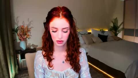 christinaconteeree online show from 10.22.25