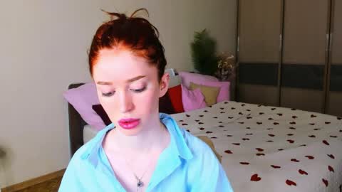 christinaconteeree online show from 05.04.26