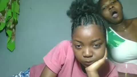 Snapshot of christine985 chatting on 10.21.25 christine985 online show from 10.21.25