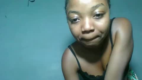 Snapshot of christine985 chatting on 10.23.25 christine985 online show from 10.23.25