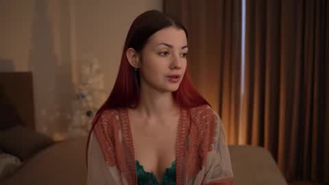 Snapshot of christine_bae chatting on 01.11.26 Eva online show from 01.11.26