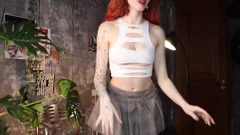 Snapshot of christine_bae chatting on 02.10.26 Eva online show from 02.10.26