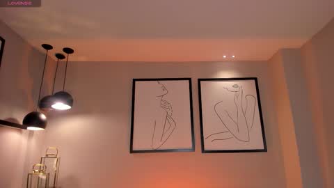 Snapshot of christineford1 chatting on 12.19.25 Christine Ford online show from 12.19.25