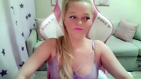 Snapshot of christirose chatting on 02.07.26 Christi online show from 02.07.26