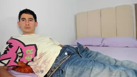 Snapshot of christoper_dick chatting on 01.09.26 Petite Horny and chistoper dick online show from 01.09.26