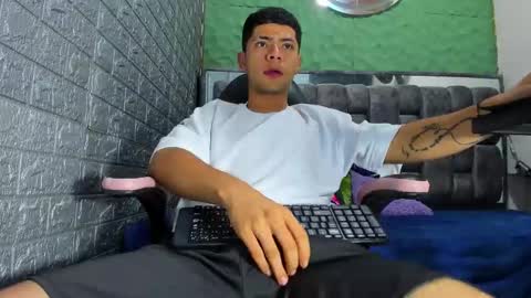 Christoper Giraldo online show from 03.18.26