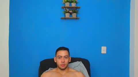 Snapshot of christopher_w chatting on 02.11.25 Christopher online show from 02.11.25