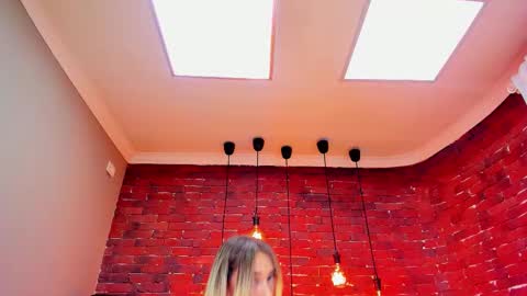 christyna_ross online show from 02.04.26
