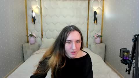 Snapshot of chrisybev chatting on 06.23.26 chrisybev online show from 06.23.26