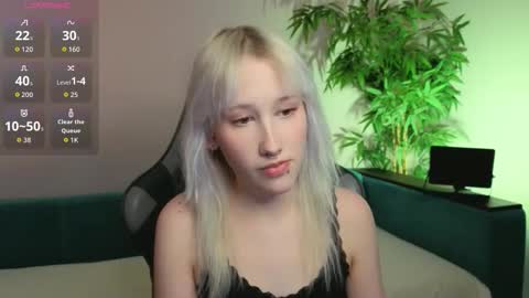 Snapshot of chrome_heartz chatting on 02.22.26 EvaBlonde TayaBrunette EliieBlack hair online show from 02.22.26