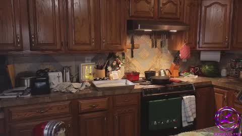 Snapshot of chroniclove chatting on 01.21.25 Marley online show from 01.21.25