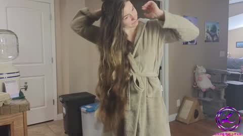 Snapshot of chroniclove chatting on 02.04.25 Marley online show from 02.04.25