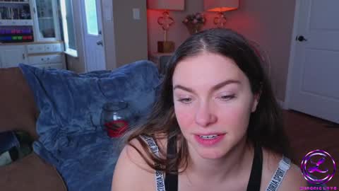 Snapshot of chroniclove chatting on 03.08.25 Marley online show from 03.08.25