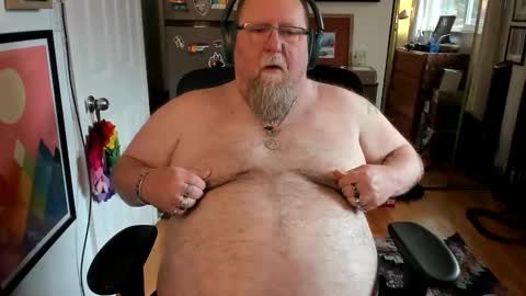 Snapshot of chubbybaybear chatting on 10.25.25 Chubby online show from 10.25.25