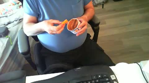 Snapshot of chubtoy chatting on 03.10.25 chubtoy online show from 03.10.25